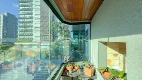 Image 5 - 717498