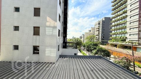 Image 8 - 717498