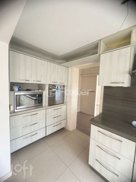 Image 4 - 717516
