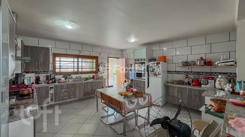 Image 6 - 718422