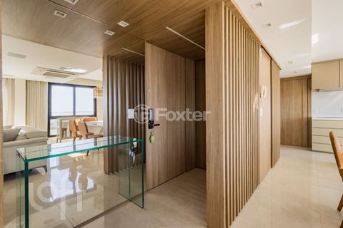 Image 19 - 726677
