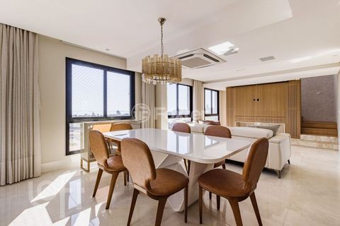 Image 10 - 726677