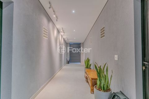 Image 19 - 728151