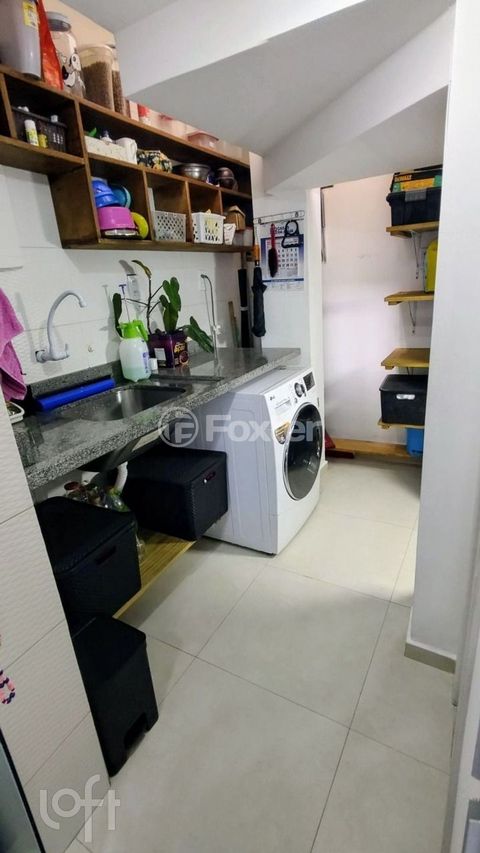 Image 11 - 728742