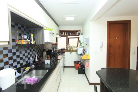 Image 6 - 729482
