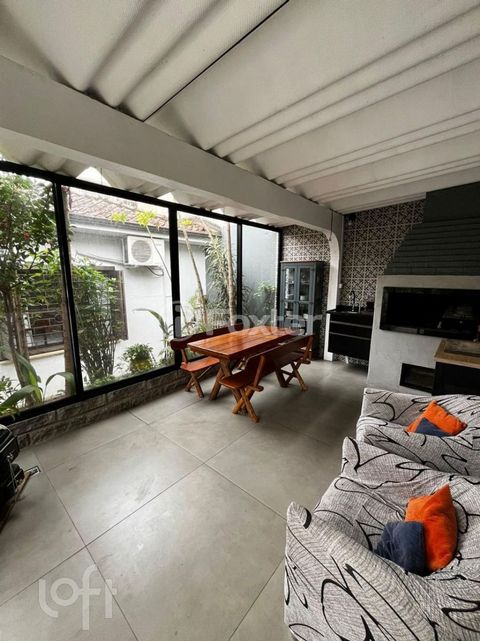 Image 4 - 730009
