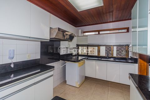 Image 17 - 730017