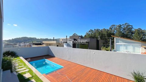 Image 7 - 732928