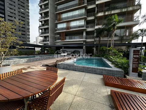 Image 17 - 733721