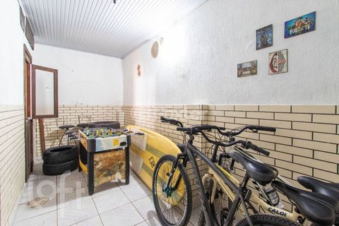Image 11 - 734474