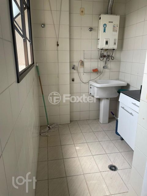 Image 8 - 735026
