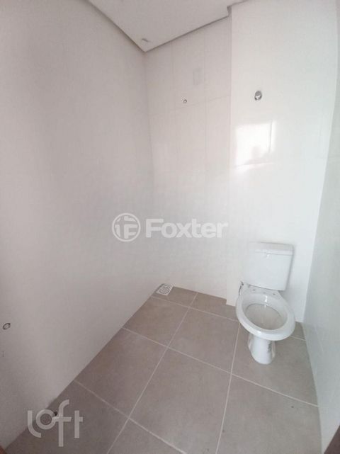 Image 4 - 735037