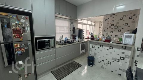 Image 17 - 735301