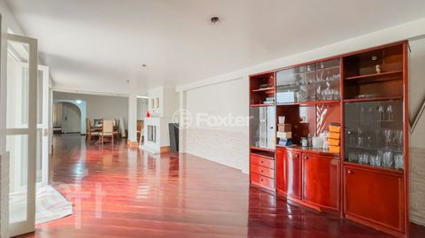 Image 14 - 736945