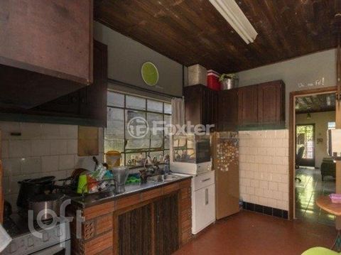 Image 4 - 737104
