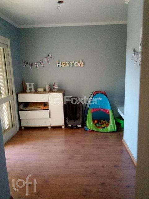 Image 10 - 737207