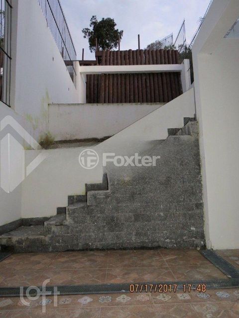 Image 3 - 737469
