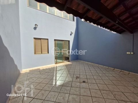 Image 9 - 738600
