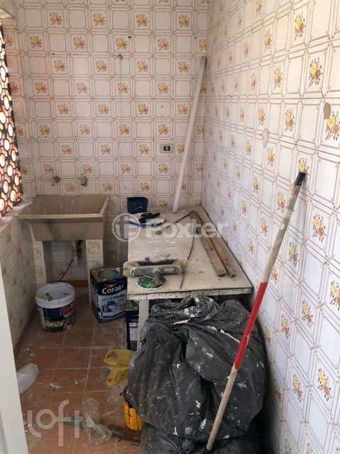 Image 3 - 739028