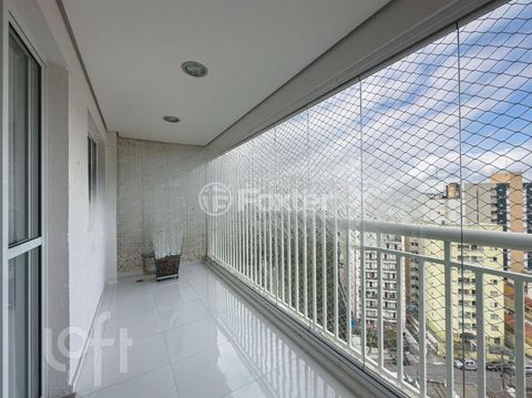 Image 4 - 740048