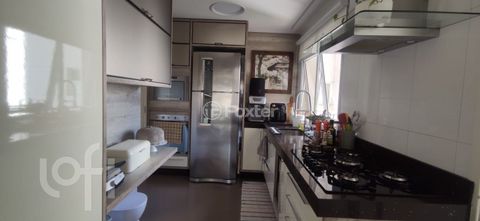 Image 4 - 740064