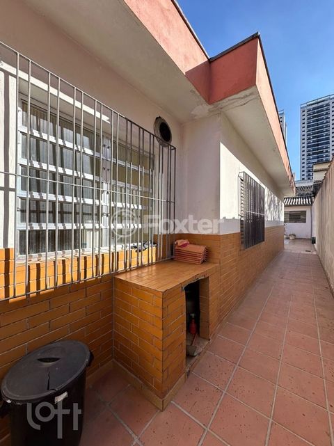 Image 4 - 740632