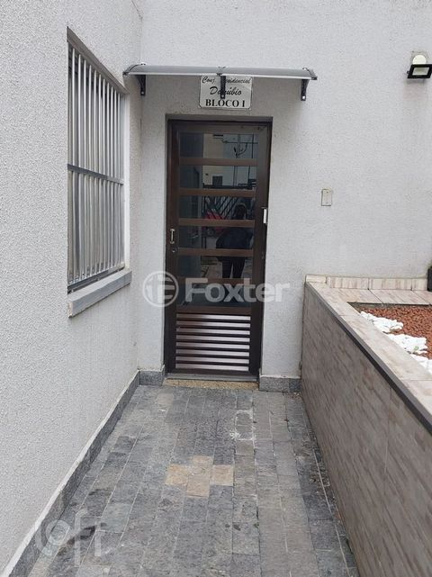 Image 4 - 741873