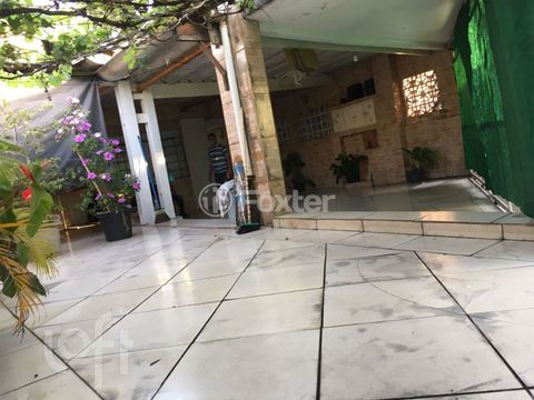 Image 1 - 742303