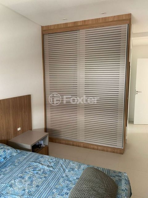 Image 7 - 742378