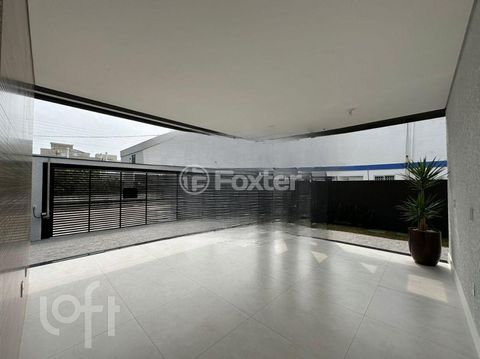Image 10 - 744737