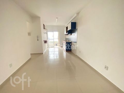 Image 4 - 744740