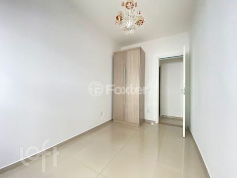 Image 7 - 744740