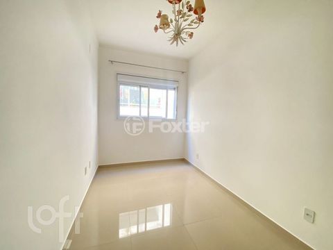 Image 6 - 744740