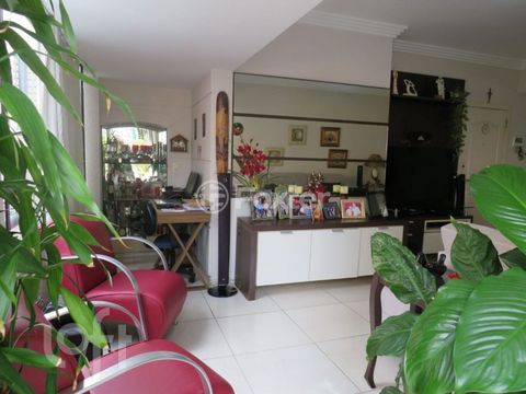 Image 6 - 745549