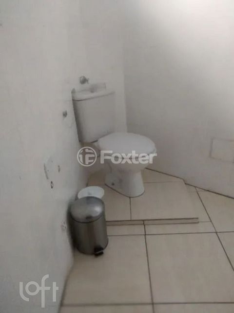 Image 8 - 745610