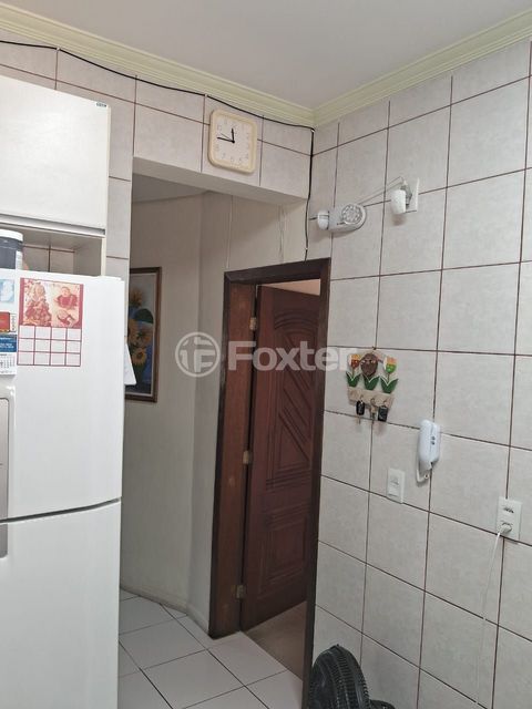 Image 3 - 745900