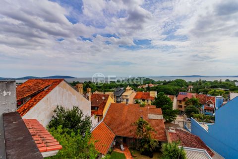 Image 1 - 745961