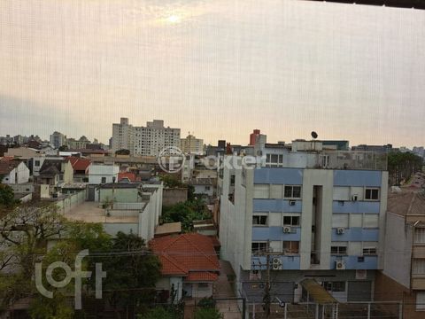 Image 11 - 746750