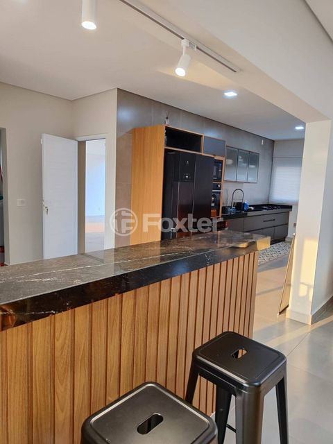 Image 7 - 746889