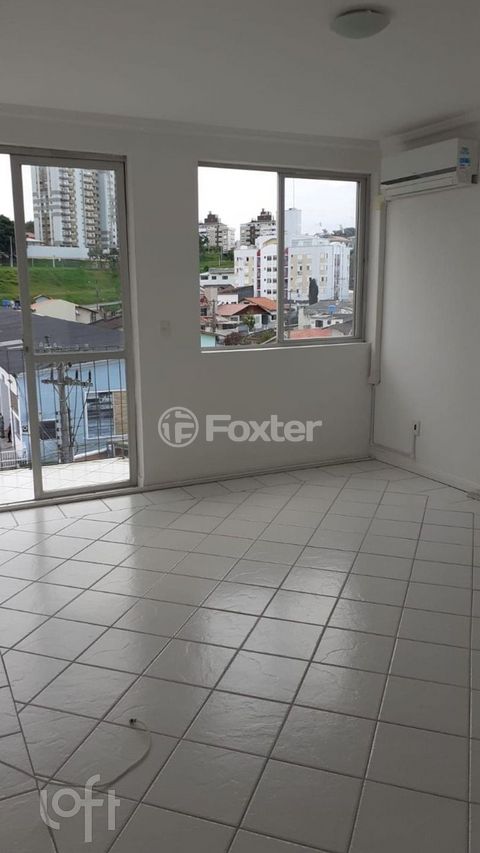 Image 1 - 746942