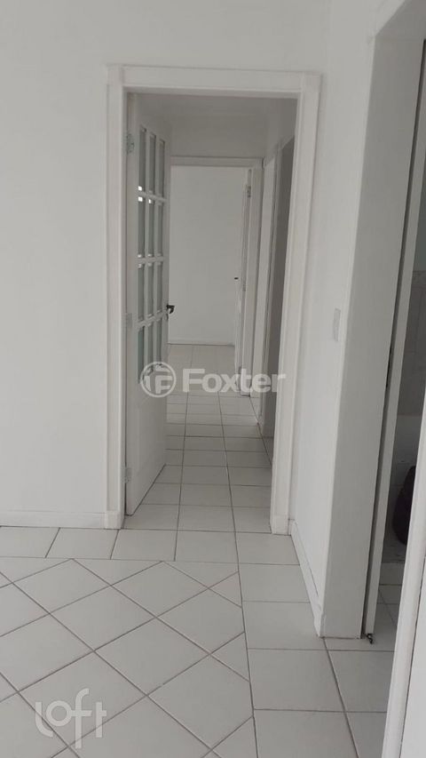 Image 3 - 746942