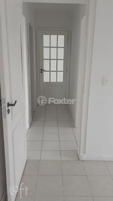 Image 9 - 746942