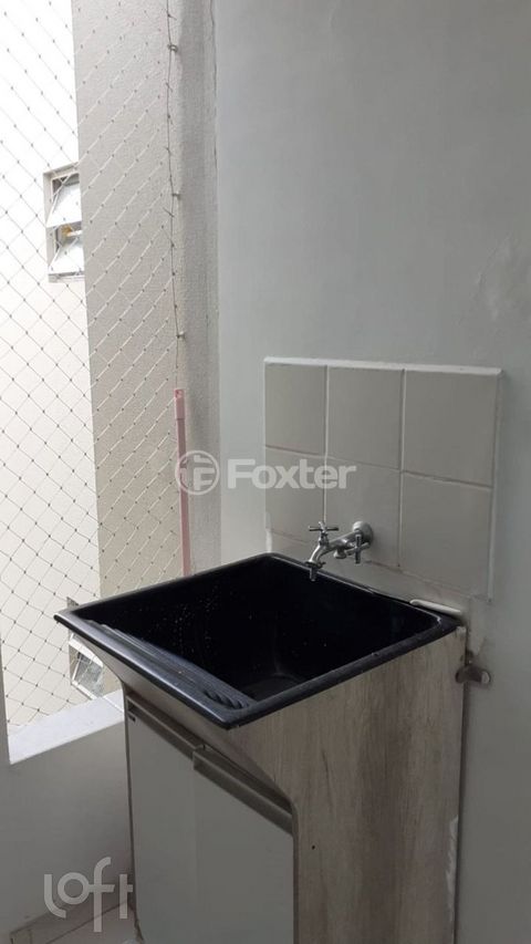 Image 7 - 746942