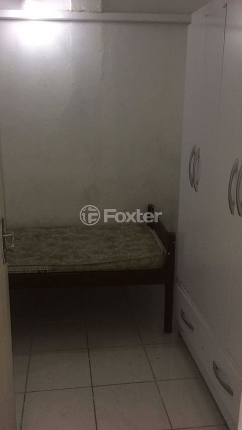 Image 3 - 747338