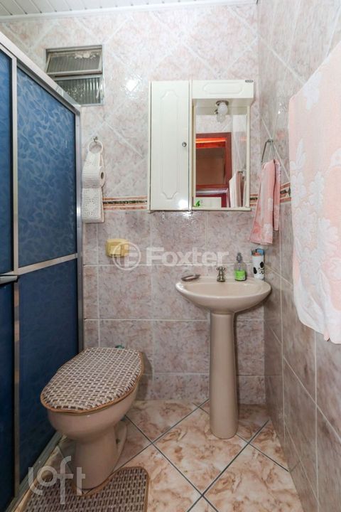 Image 8 - 747383