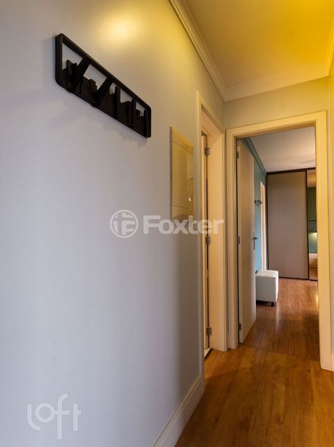 Image 3 - 747594