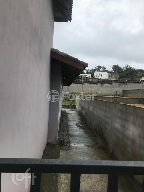 Image 10 - 747689