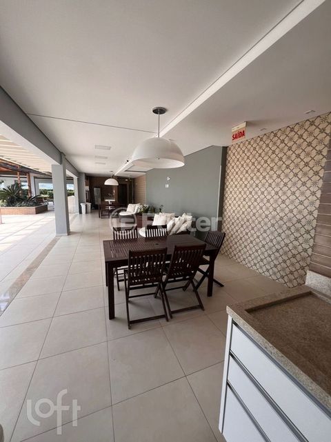 Image 6 - 747764