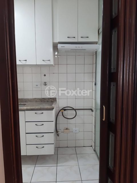Image 2 - 747775