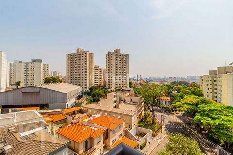 Image 9 - 747993